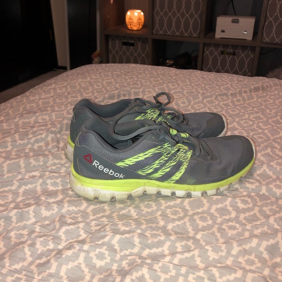 reebok running shoes - Picture 2 of 3